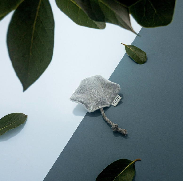 Boba & Vespa Stingray Cat Toy in Cotton with Buckwheat for Crinkles and Organic Catnip-3