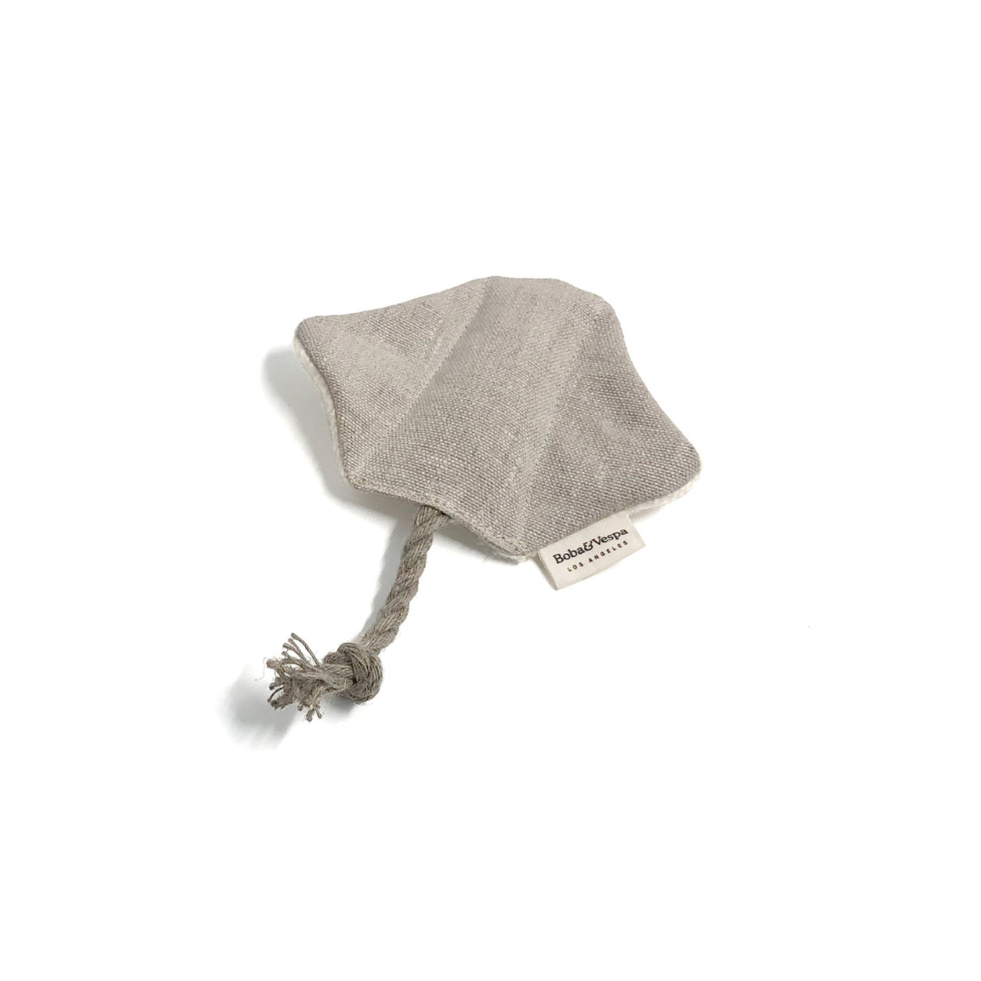 Boba & Vespa Stingray Cat Toy in Cotton with Buckwheat for Crinkles and Organic Catnip-1